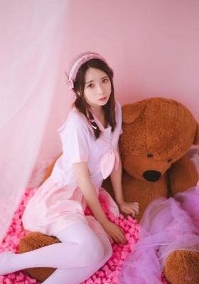 《美丽教师》电影_720免费在线播放